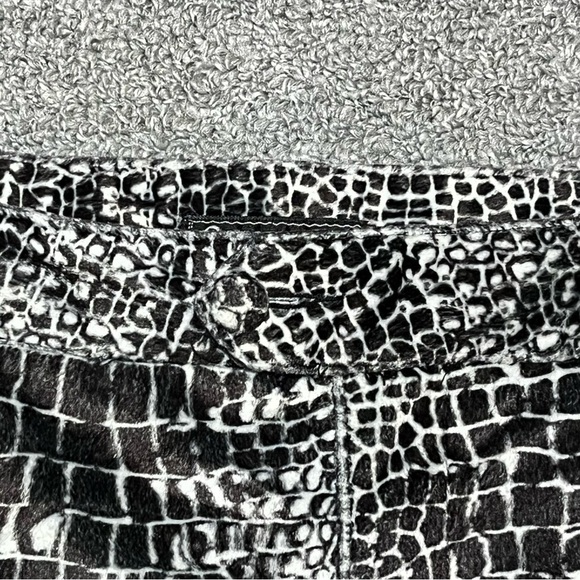 Vintage Guess Jeans Crocodile Pattern Womens Pants Size 28 Brown Velour Lined - Picture 7 of 15